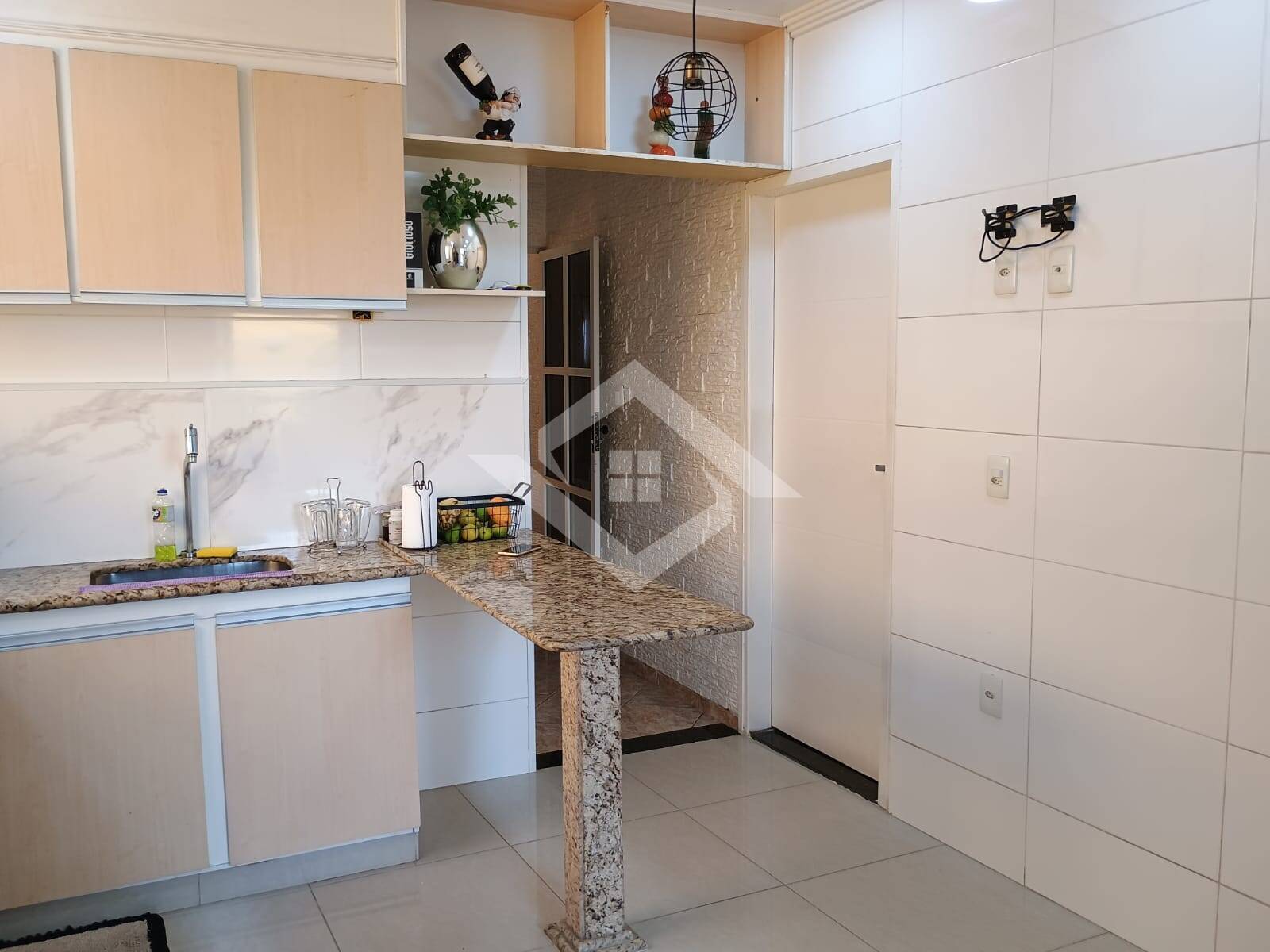 Casa à venda com 3 quartos, 300m² - Foto 18