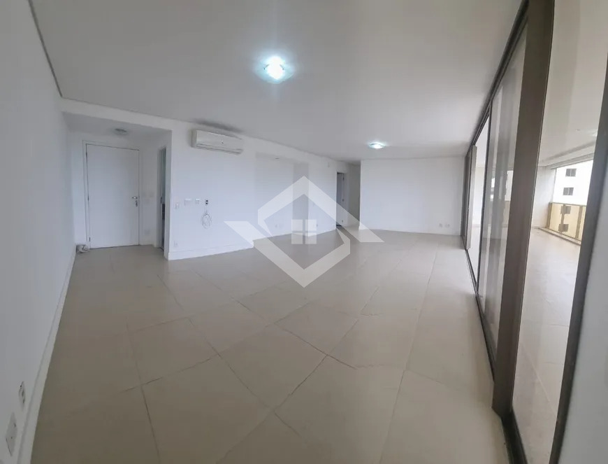 Apartamento à venda com 4 quartos, 217m² - Foto 10