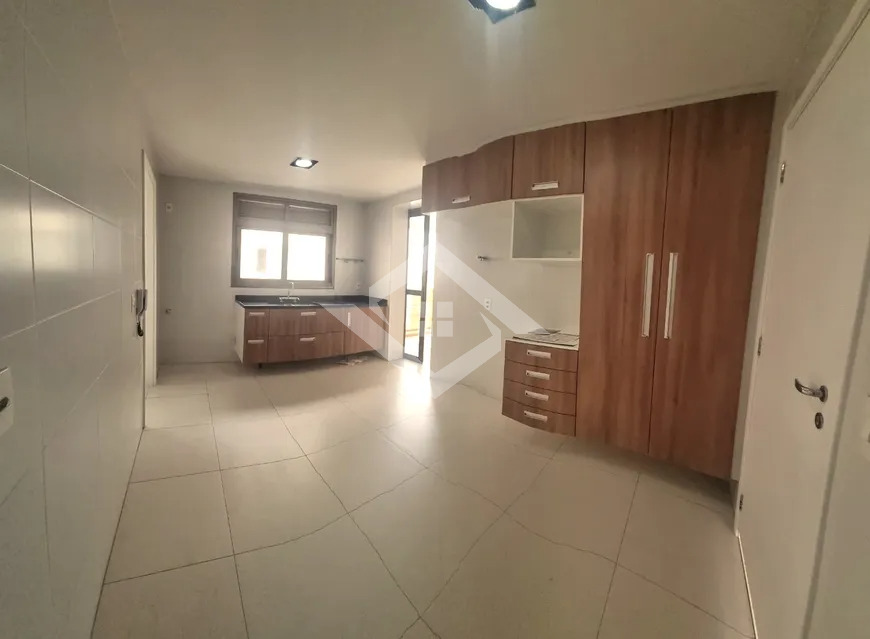 Apartamento à venda com 4 quartos, 217m² - Foto 15