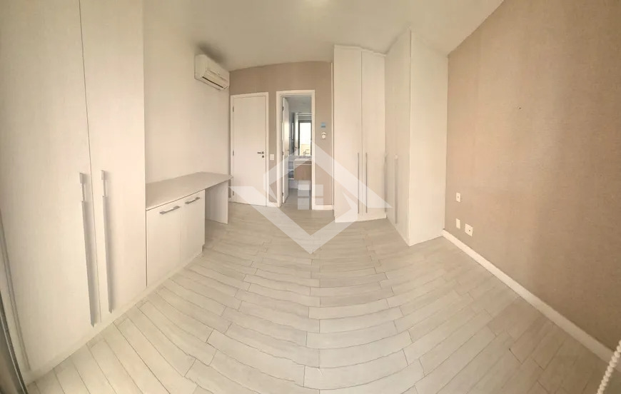 Apartamento à venda com 4 quartos, 217m² - Foto 17