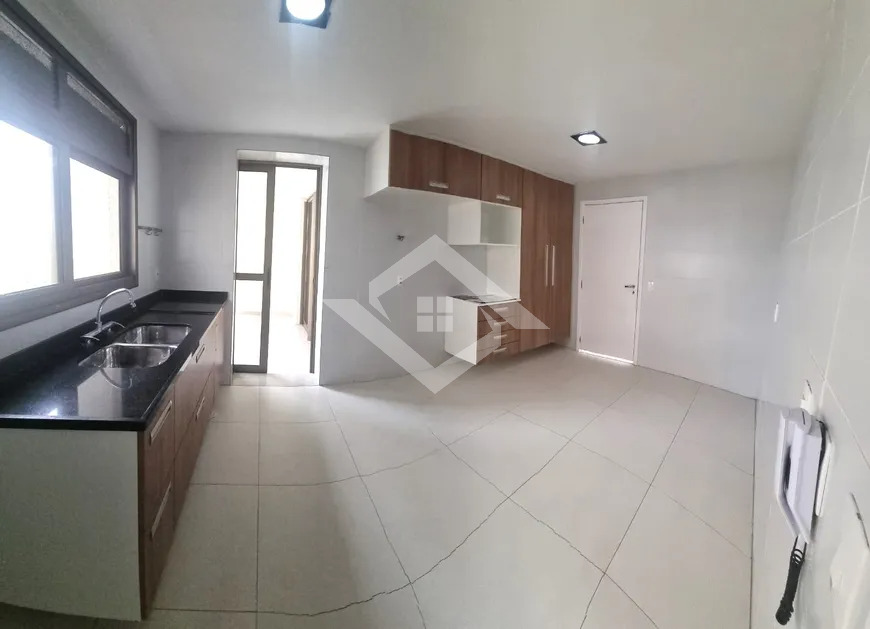 Apartamento à venda com 4 quartos, 217m² - Foto 20