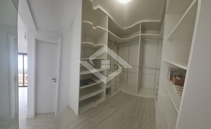 Apartamento à venda com 4 quartos, 217m² - Foto 31