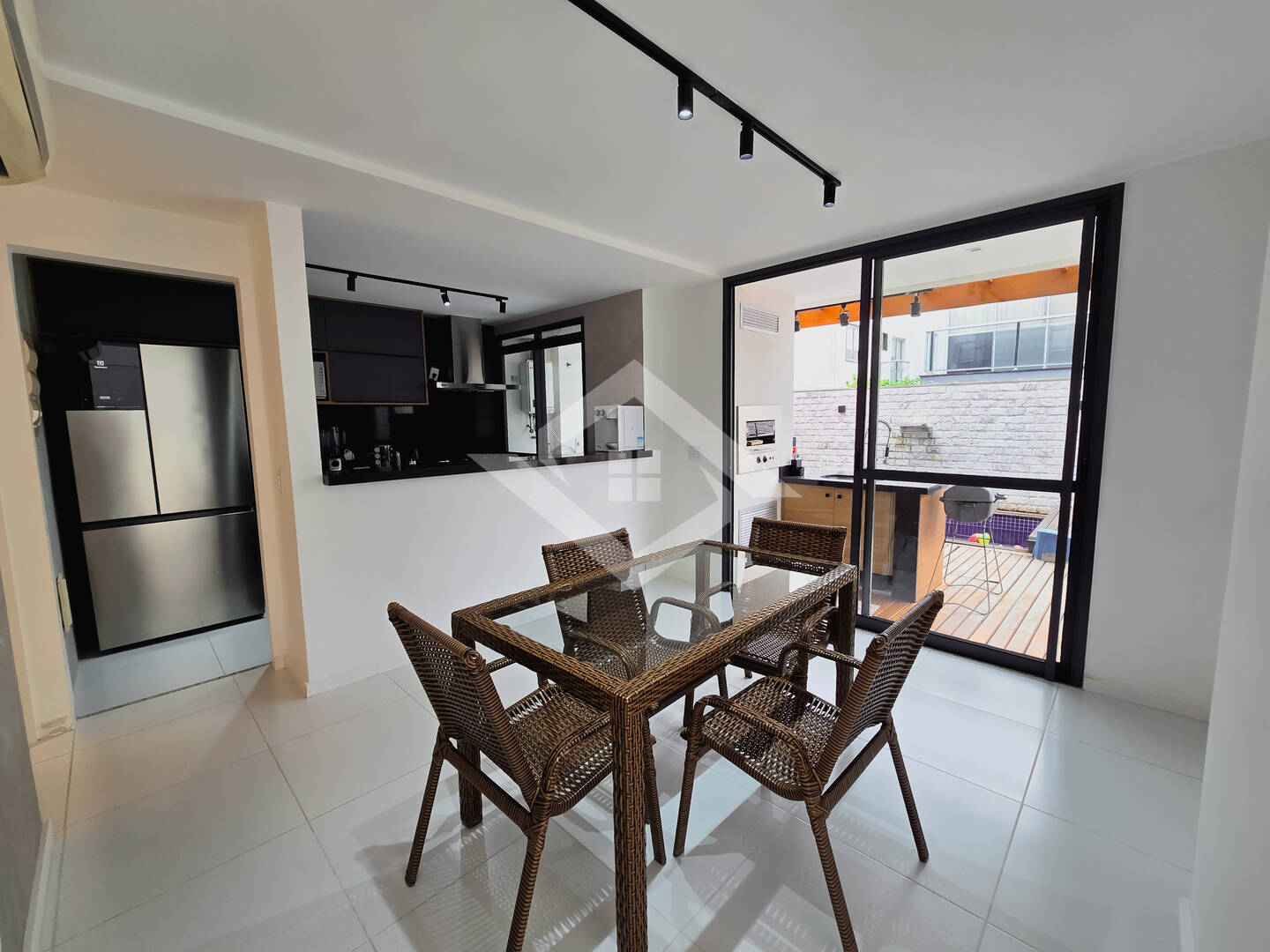 Casa à venda com 4 quartos, 192m² - Foto 9