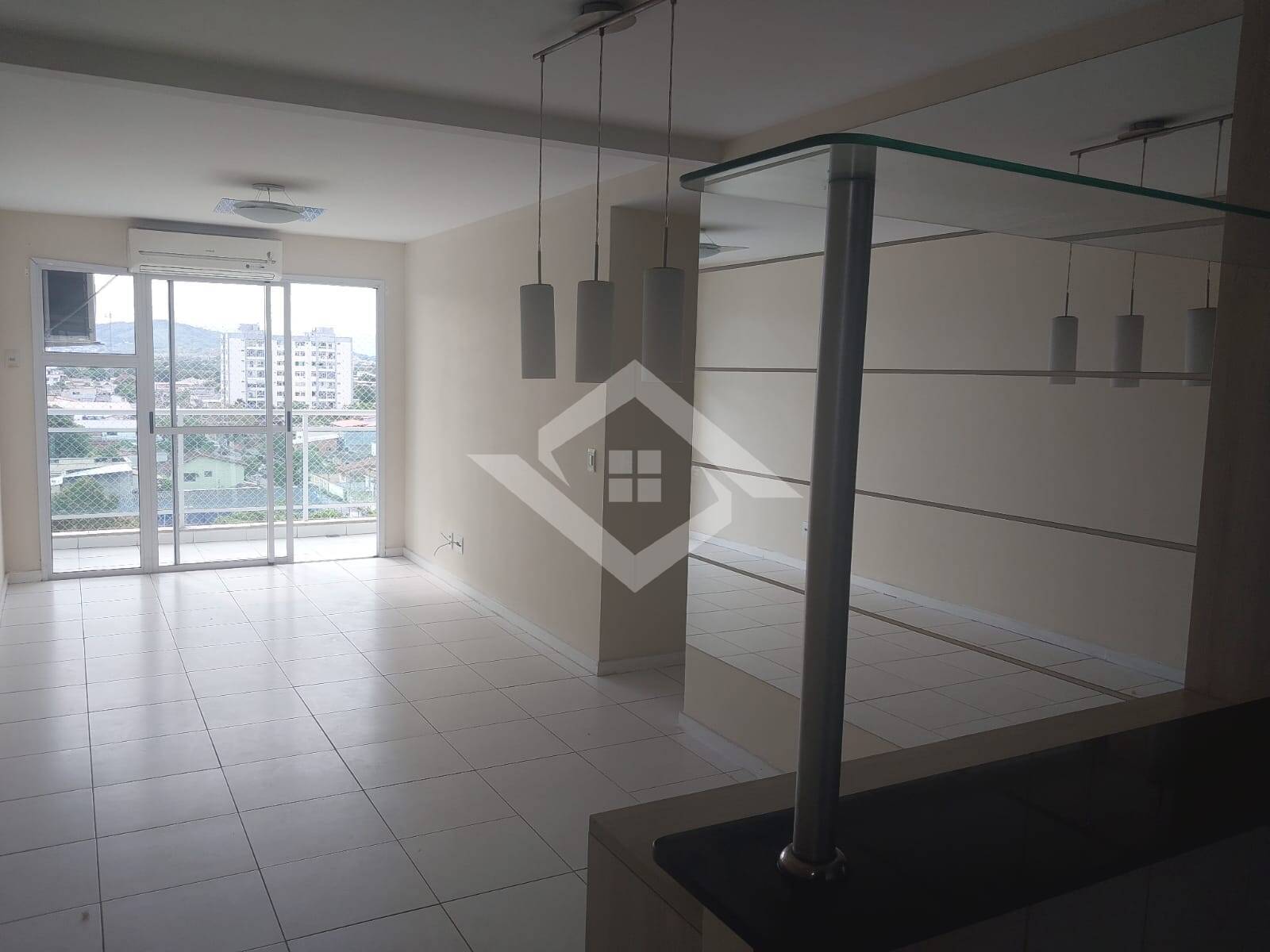 Apartamento à venda com 3 quartos, 90m² - Foto 1