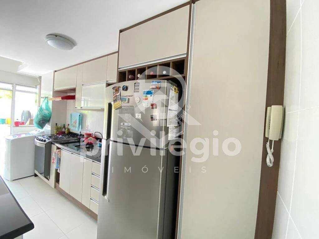 Apartamento à venda com 2 quartos, 69m² - Foto 8