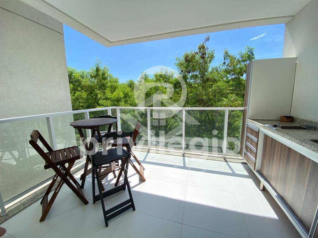 Apartamento à venda com 2 quartos, 69m² - Foto 2