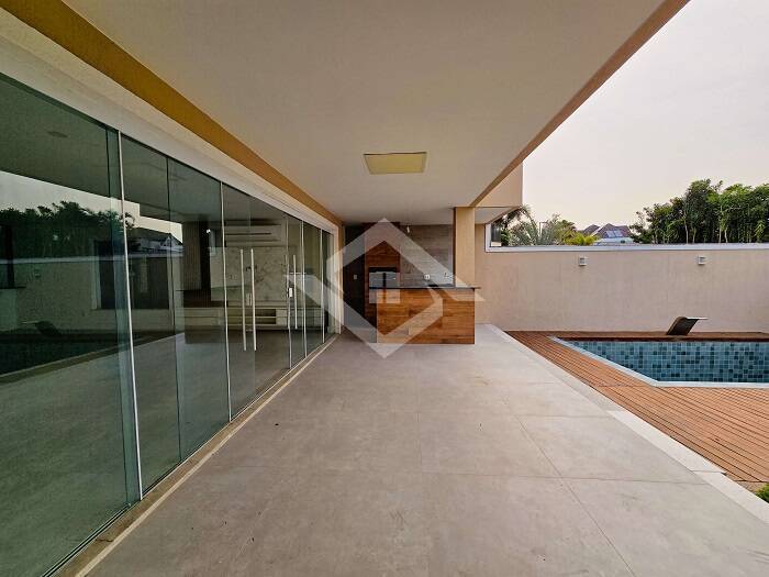 Casa à venda com 6 quartos, 262m² - Foto 5