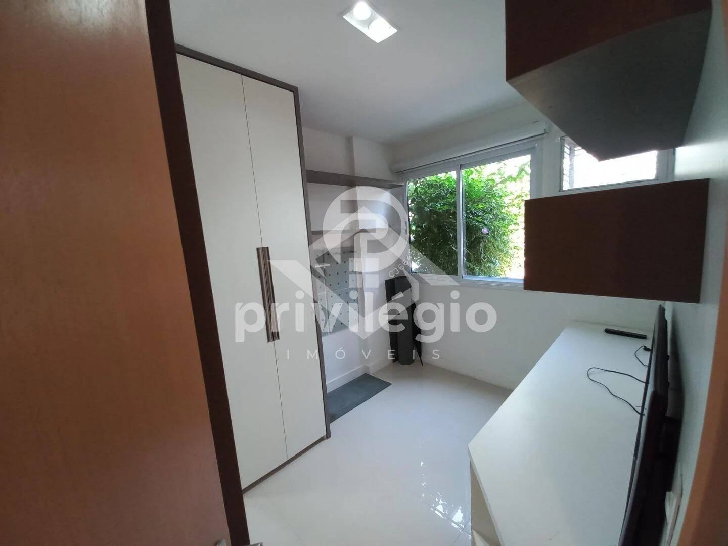 Apartamento à venda com 3 quartos, 142m² - Foto 11