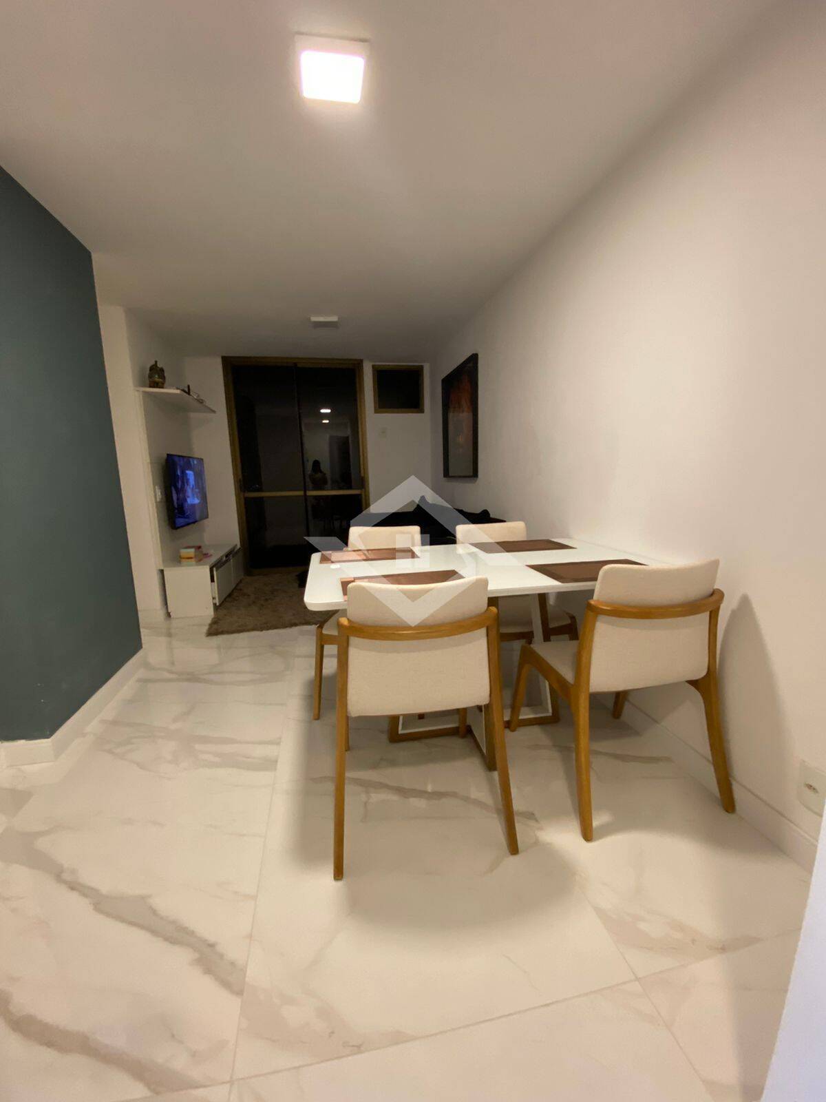 Apartamento à venda com 3 quartos, 77m² - Foto 1