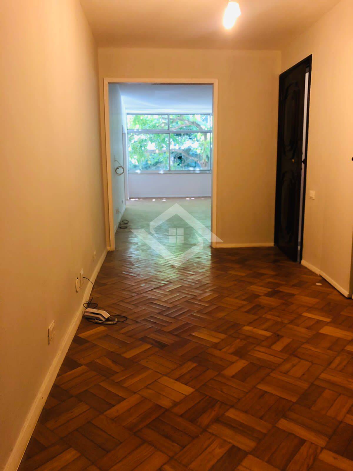 Apartamento à venda com 4 quartos, 300m² - Foto 2