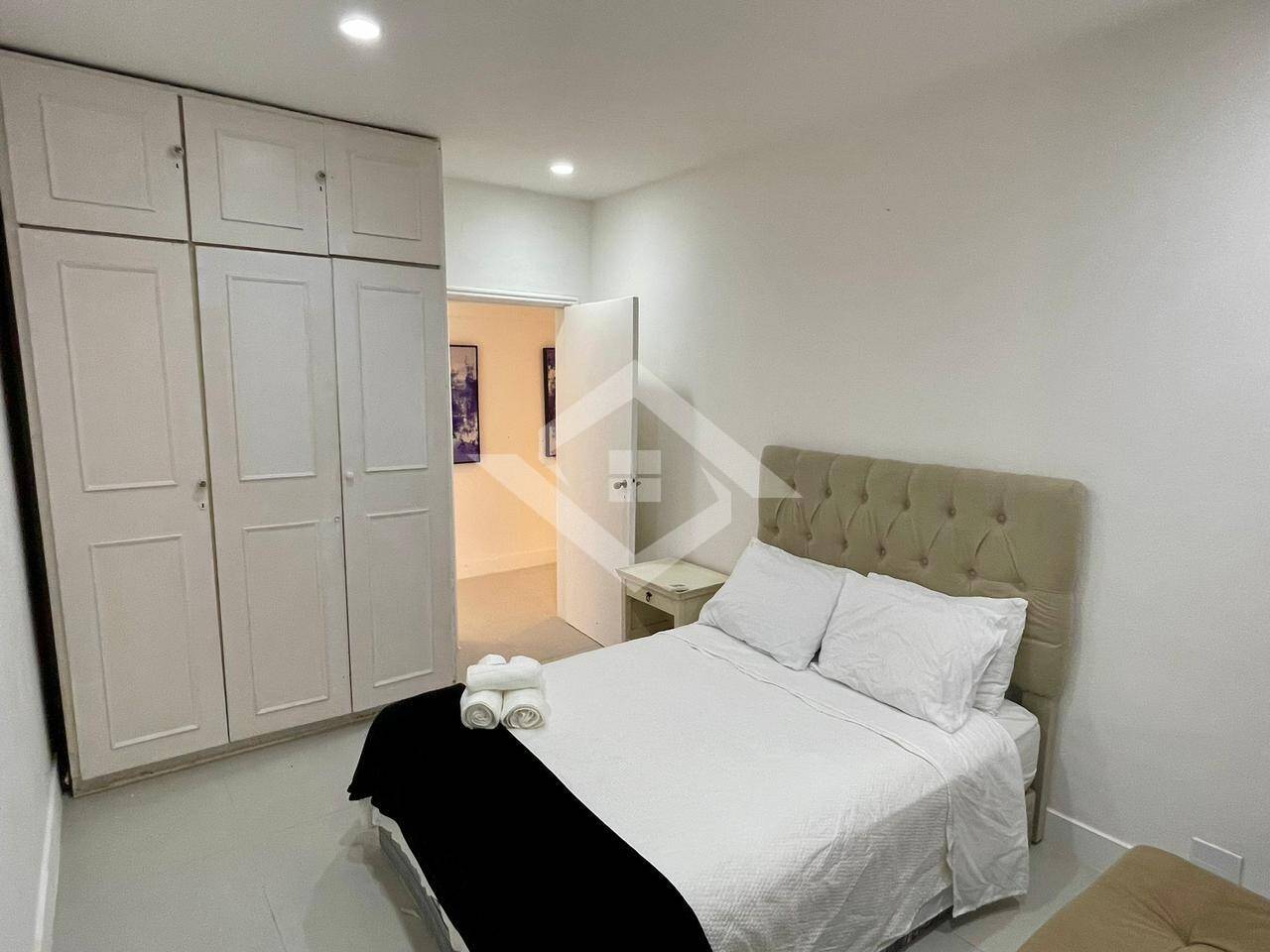 Apartamento para alugar com 4 quartos, 260m² - Foto 11