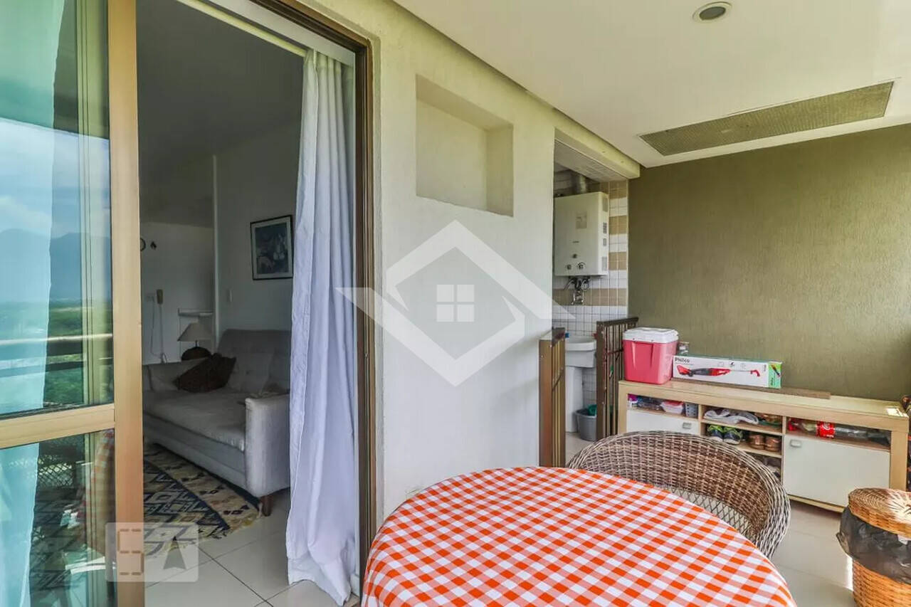 Apartamento à venda com 2 quartos, 73m² - Foto 2