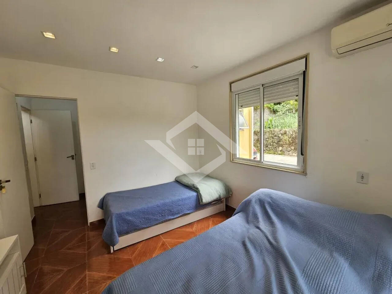 Casa à venda com 5 quartos, 300m² - Foto 16