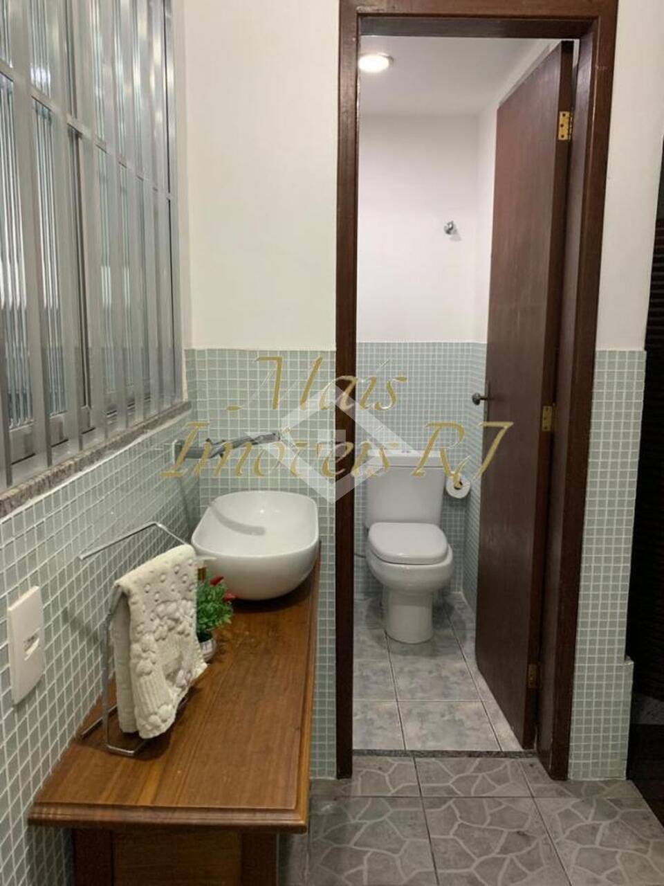 Casa à venda com 5 quartos, 190m² - Foto 28