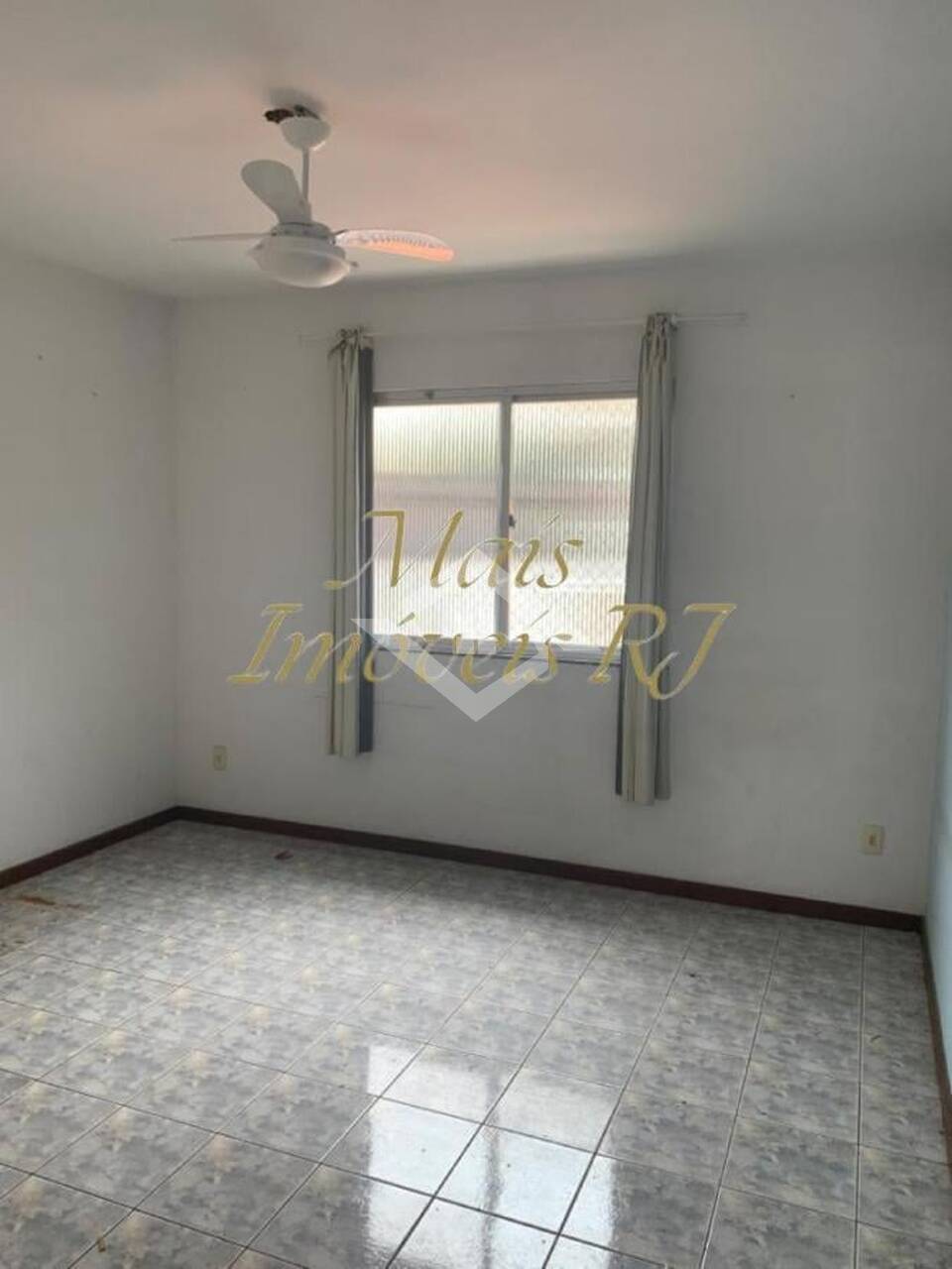 Casa à venda com 5 quartos, 190m² - Foto 27