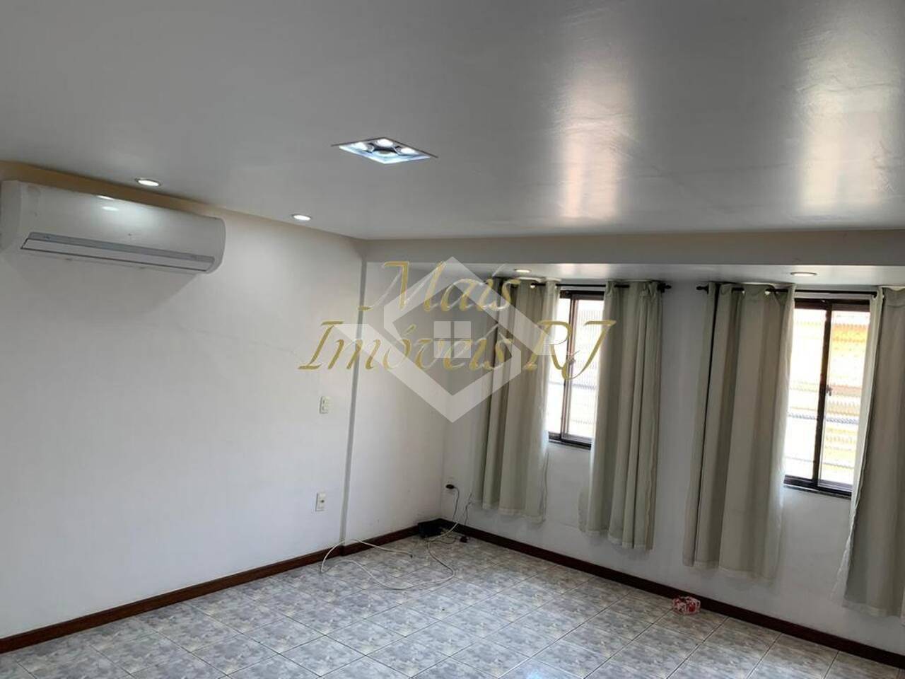 Casa à venda com 5 quartos, 190m² - Foto 40