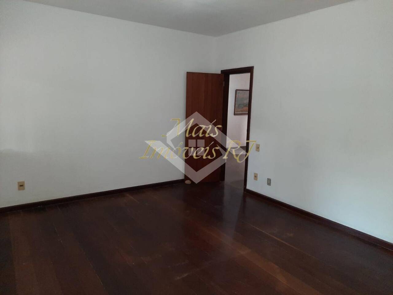 Casa à venda com 3 quartos, 360m² - Foto 13