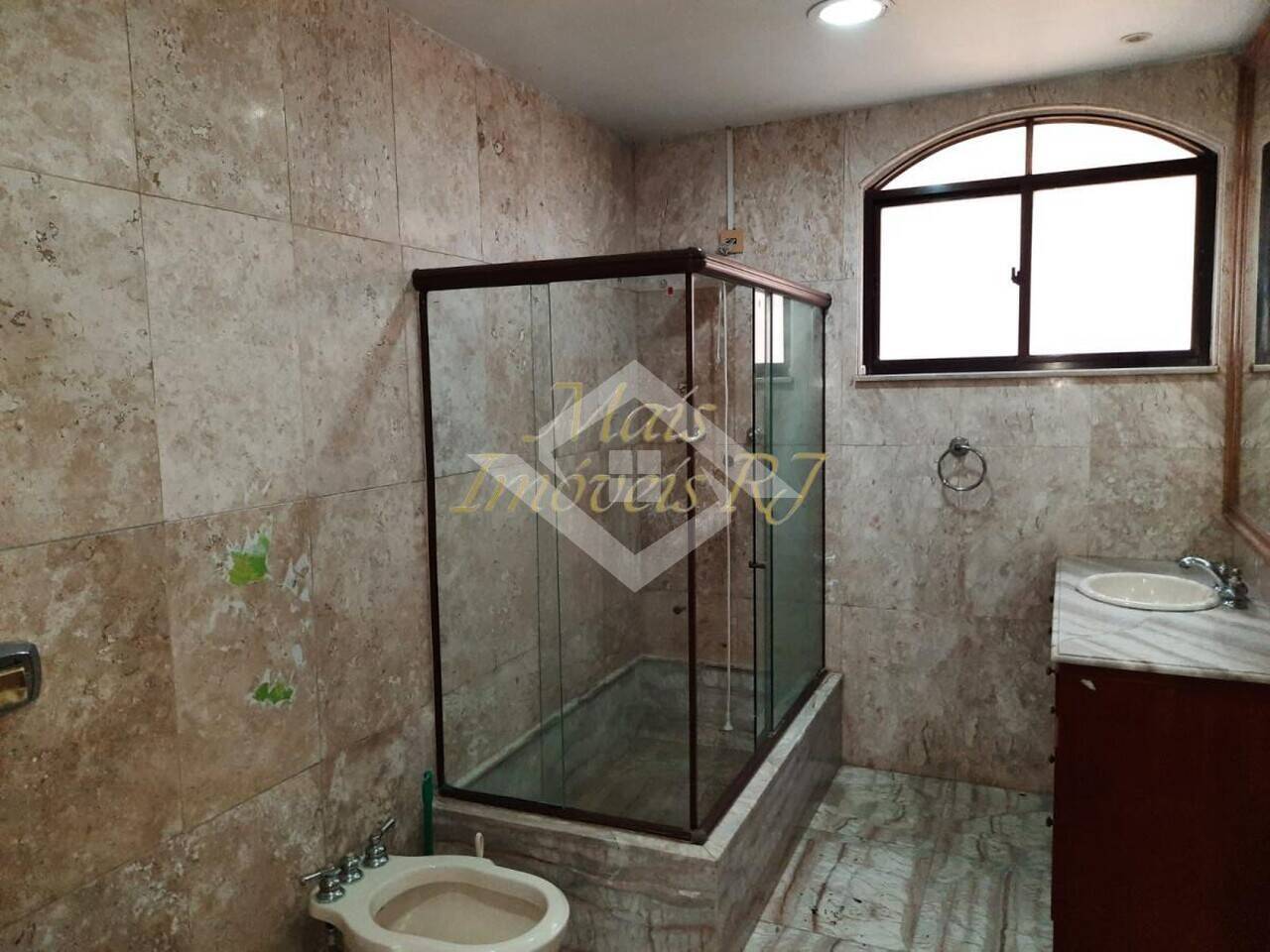 Casa à venda com 3 quartos, 360m² - Foto 42