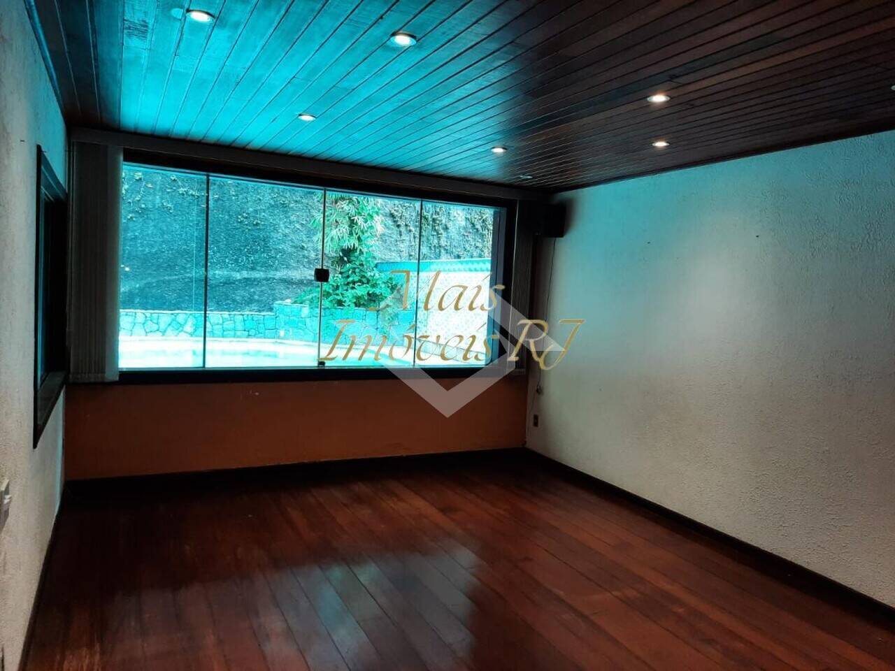 Casa à venda com 3 quartos, 360m² - Foto 52