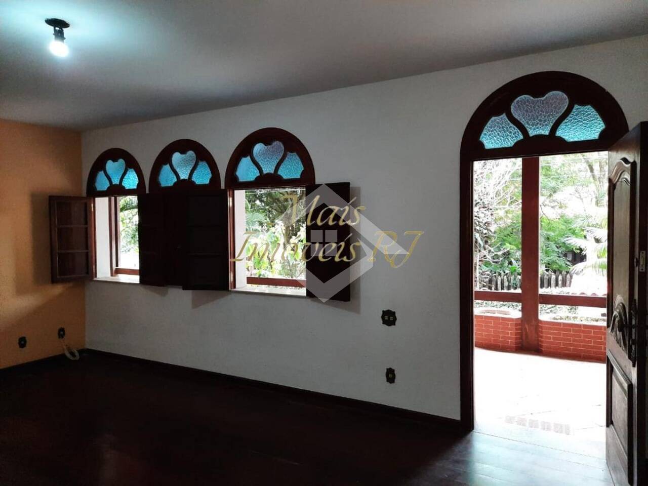 Casa à venda com 3 quartos, 360m² - Foto 9