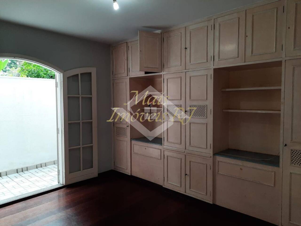 Casa à venda com 3 quartos, 360m² - Foto 43