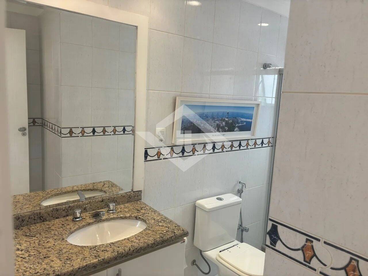 Apartamento para alugar com 4 quartos, 240m² - Foto 18