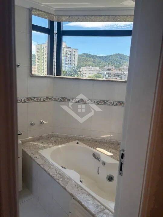 Apartamento para alugar com 4 quartos, 240m² - Foto 20