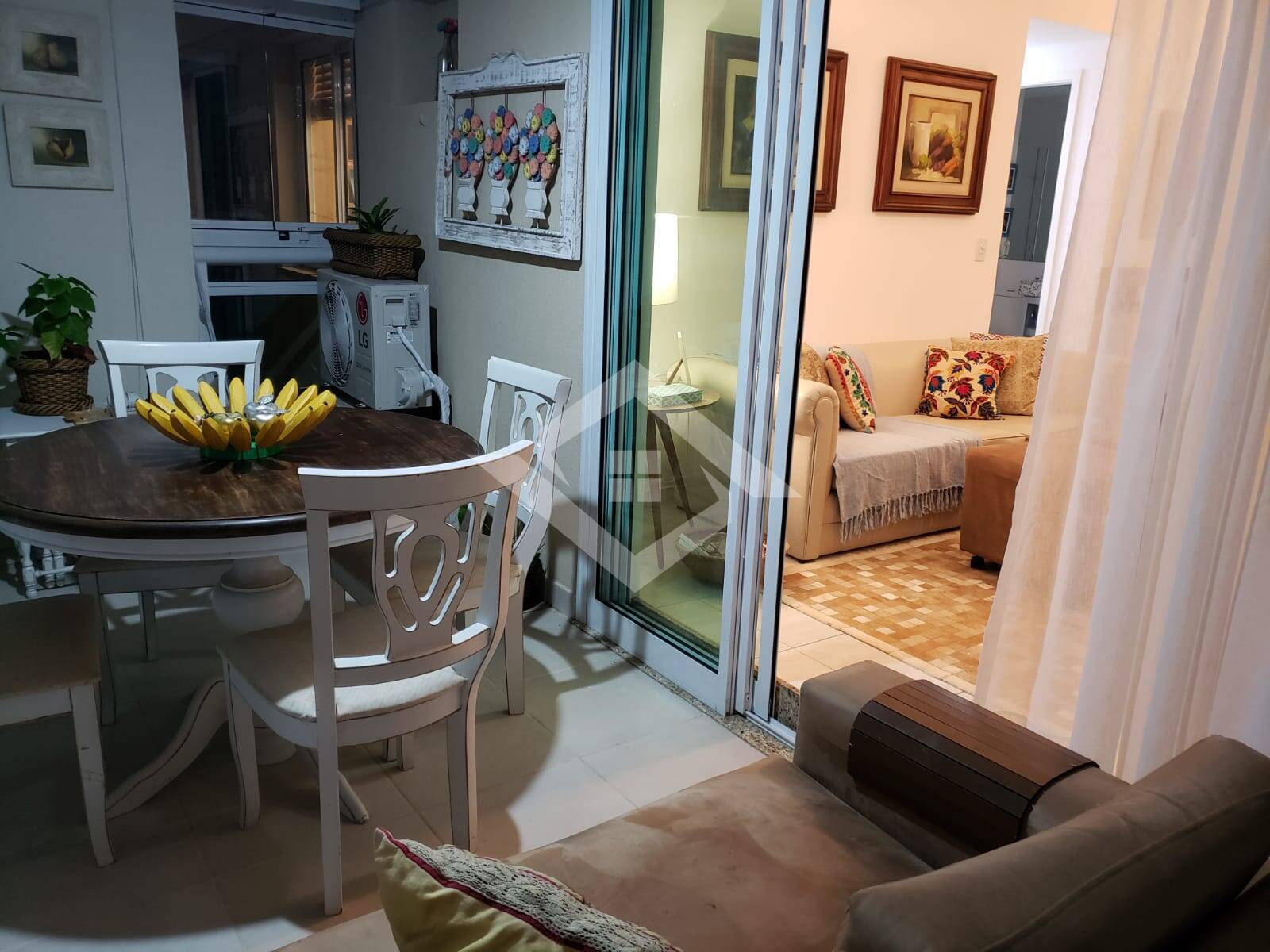 Apartamento à venda com 2 quartos, 80m² - Foto 9