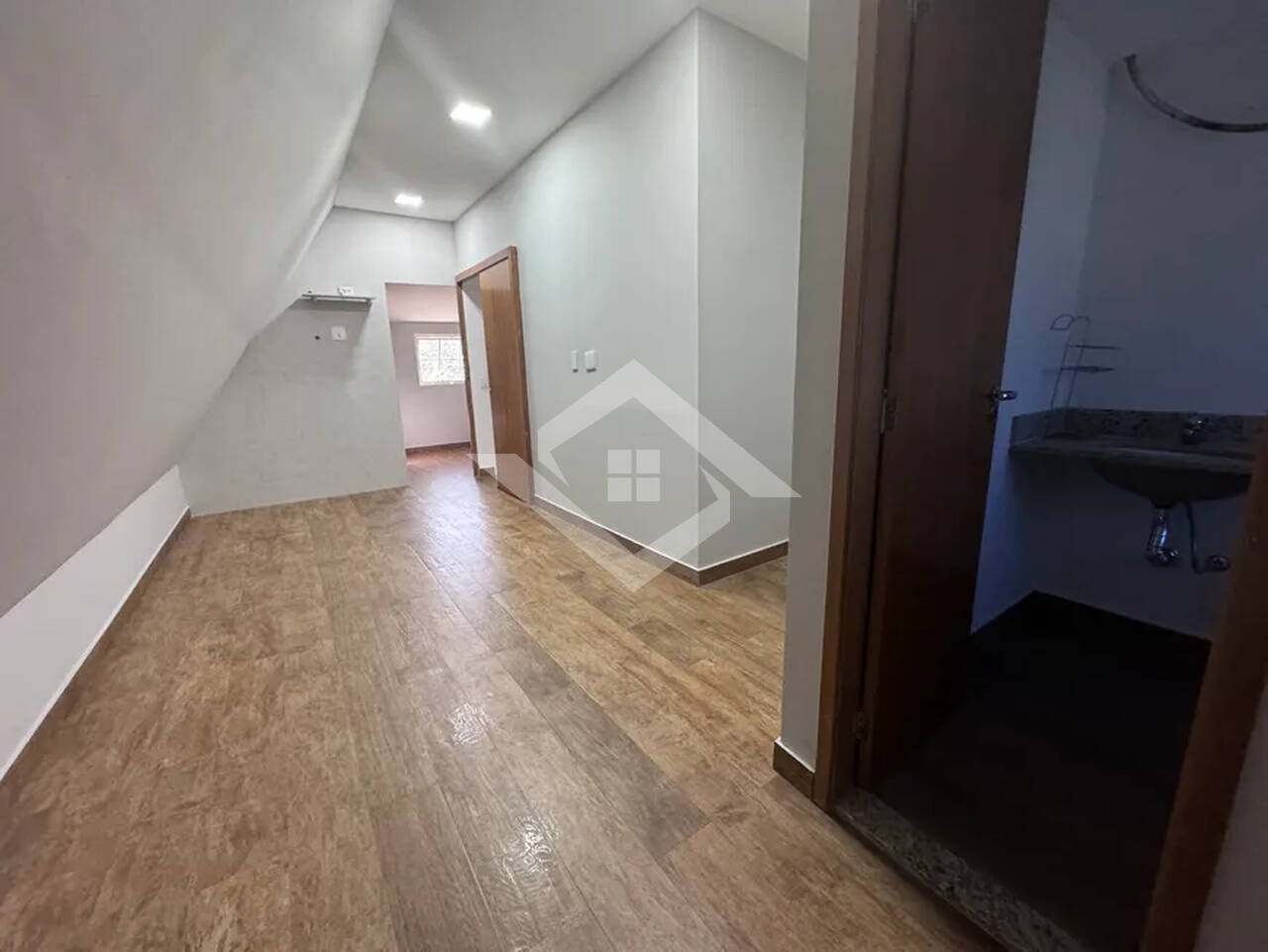 Casa à venda com 4 quartos, 160m² - Foto 13