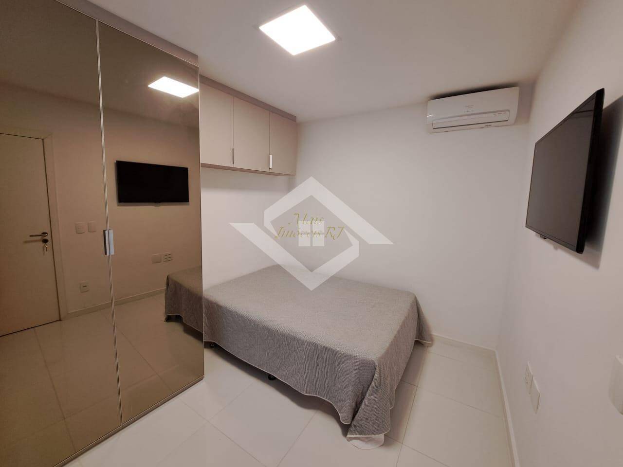 Casa à venda com 2 quartos, 66m² - Foto 4