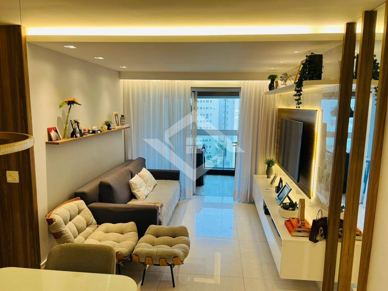 Apartamento à venda com 3 quartos, 150m² - Foto 1