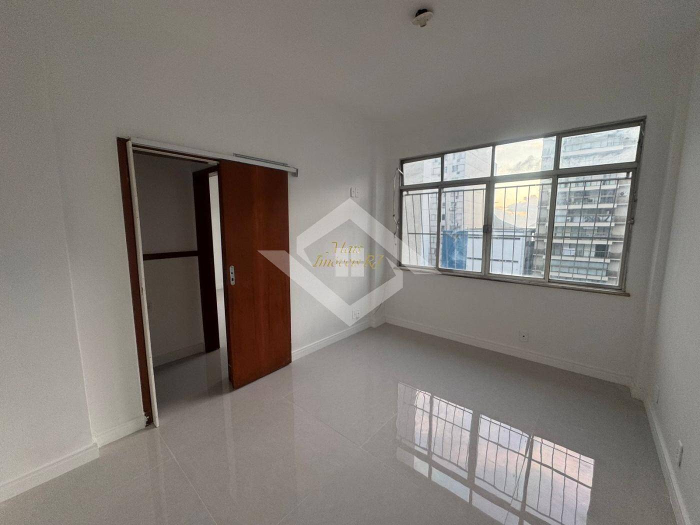 Apartamento à venda com 3 quartos, 130m² - Foto 5