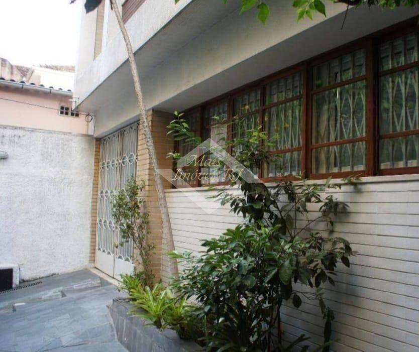 Casa à venda com 4 quartos, 198m² - Foto 2