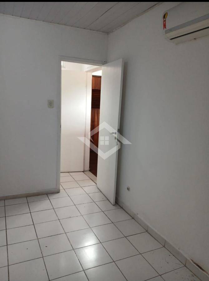 Casa para alugar com 4 quartos, 100m² - Foto 2