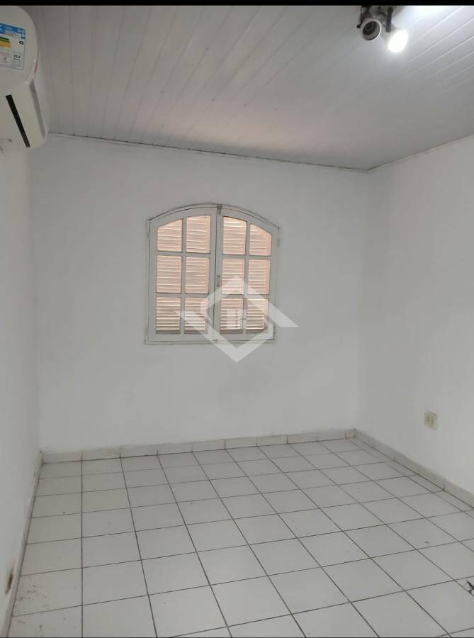 Casa para alugar com 4 quartos, 100m² - Foto 4