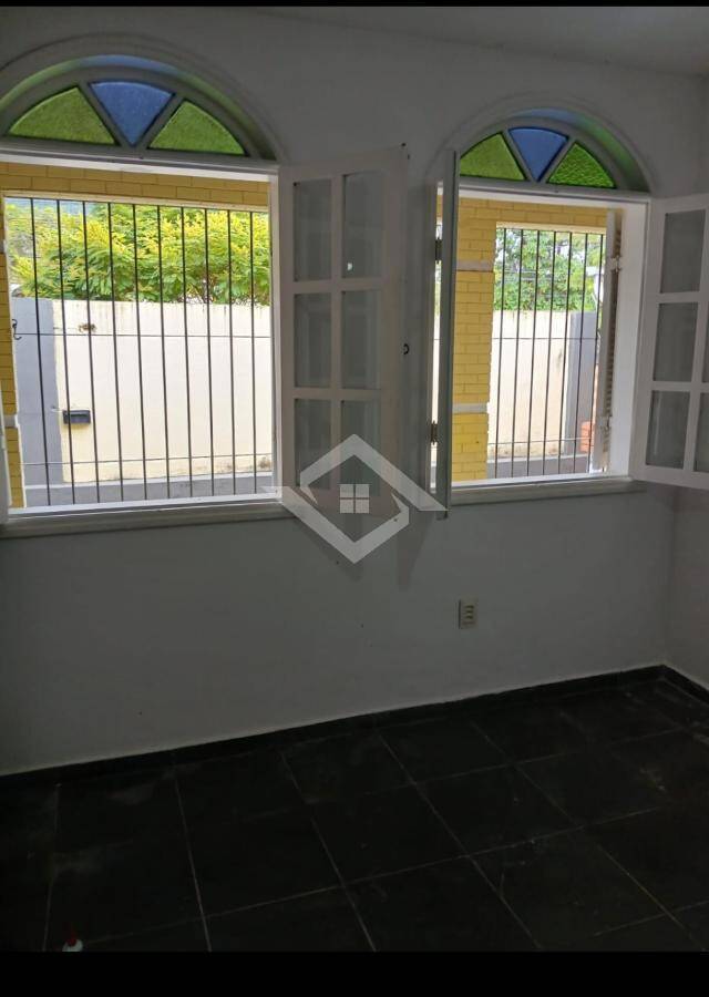 Casa para alugar com 4 quartos, 100m² - Foto 25