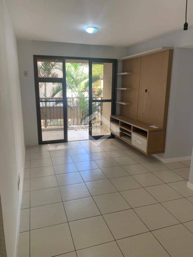 Apartamento à venda com 3 quartos, 76m² - Foto 3