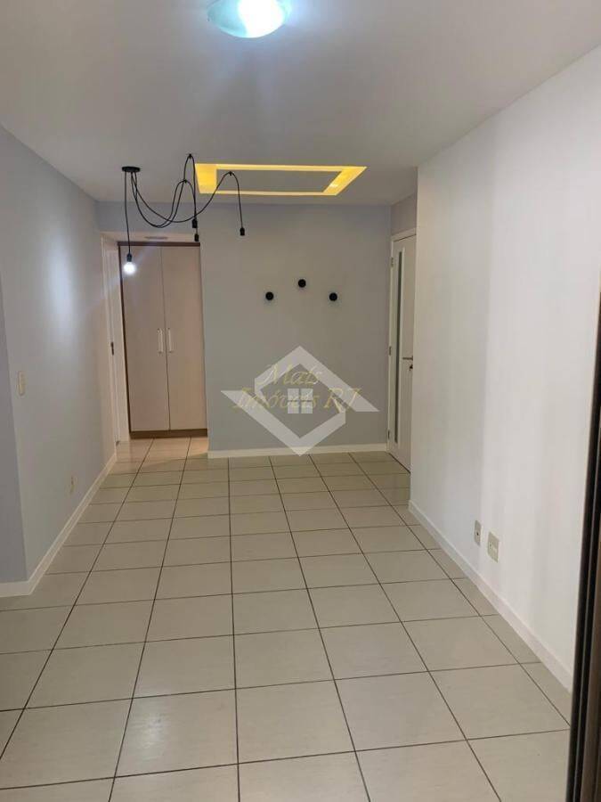 Apartamento à venda com 3 quartos, 76m² - Foto 12