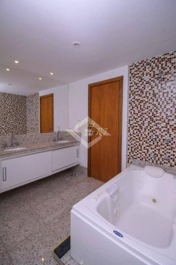 Apartamento à venda com 4 quartos, 271m² - Foto 14