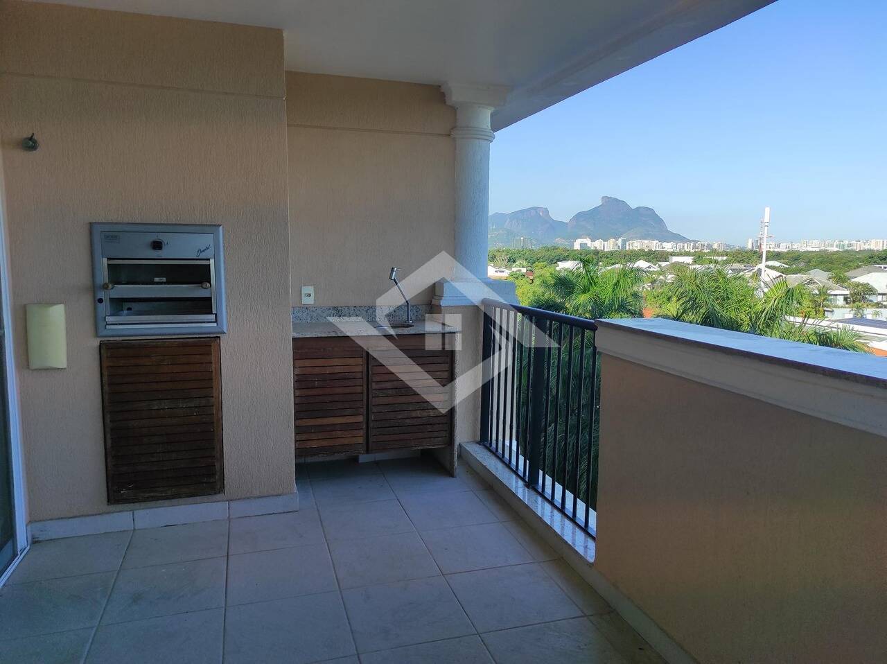 Apartamento à venda com 4 quartos, 138m² - Foto 2