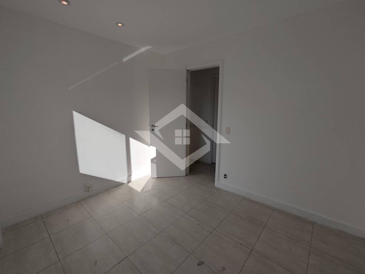 Apartamento à venda com 4 quartos, 138m² - Foto 18