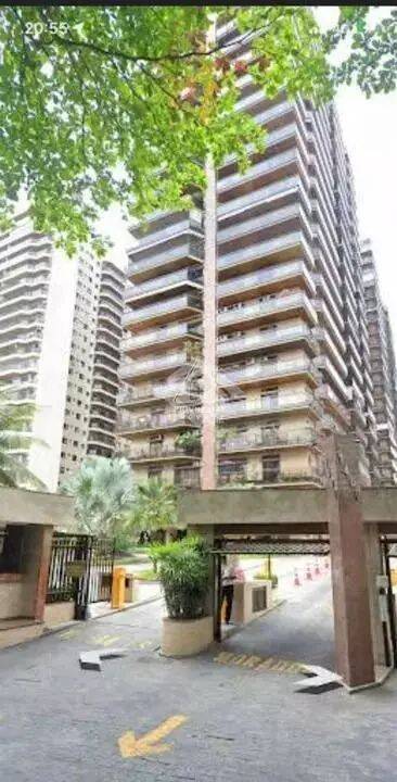 Apartamento à venda com 4 quartos, 223m² - Foto 2