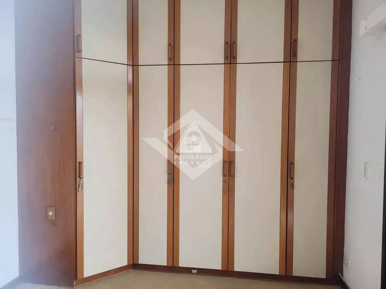 Apartamento à venda com 4 quartos, 223m² - Foto 5