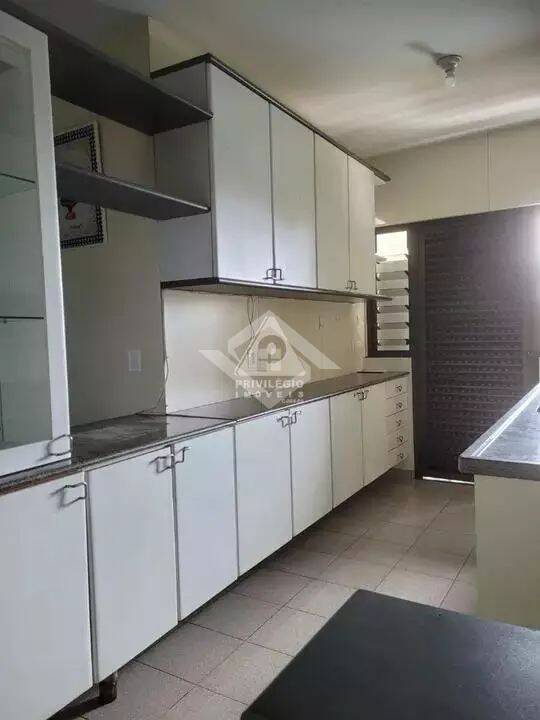 Apartamento à venda com 4 quartos, 223m² - Foto 10