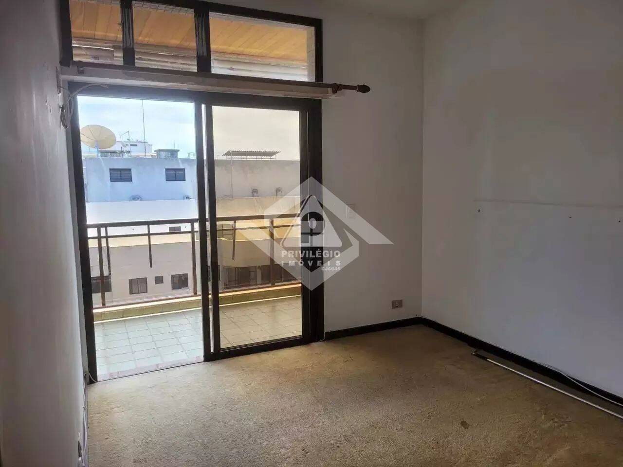 Apartamento à venda com 4 quartos, 223m² - Foto 8