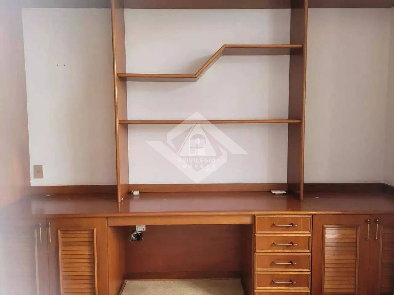 Apartamento à venda com 4 quartos, 223m² - Foto 7