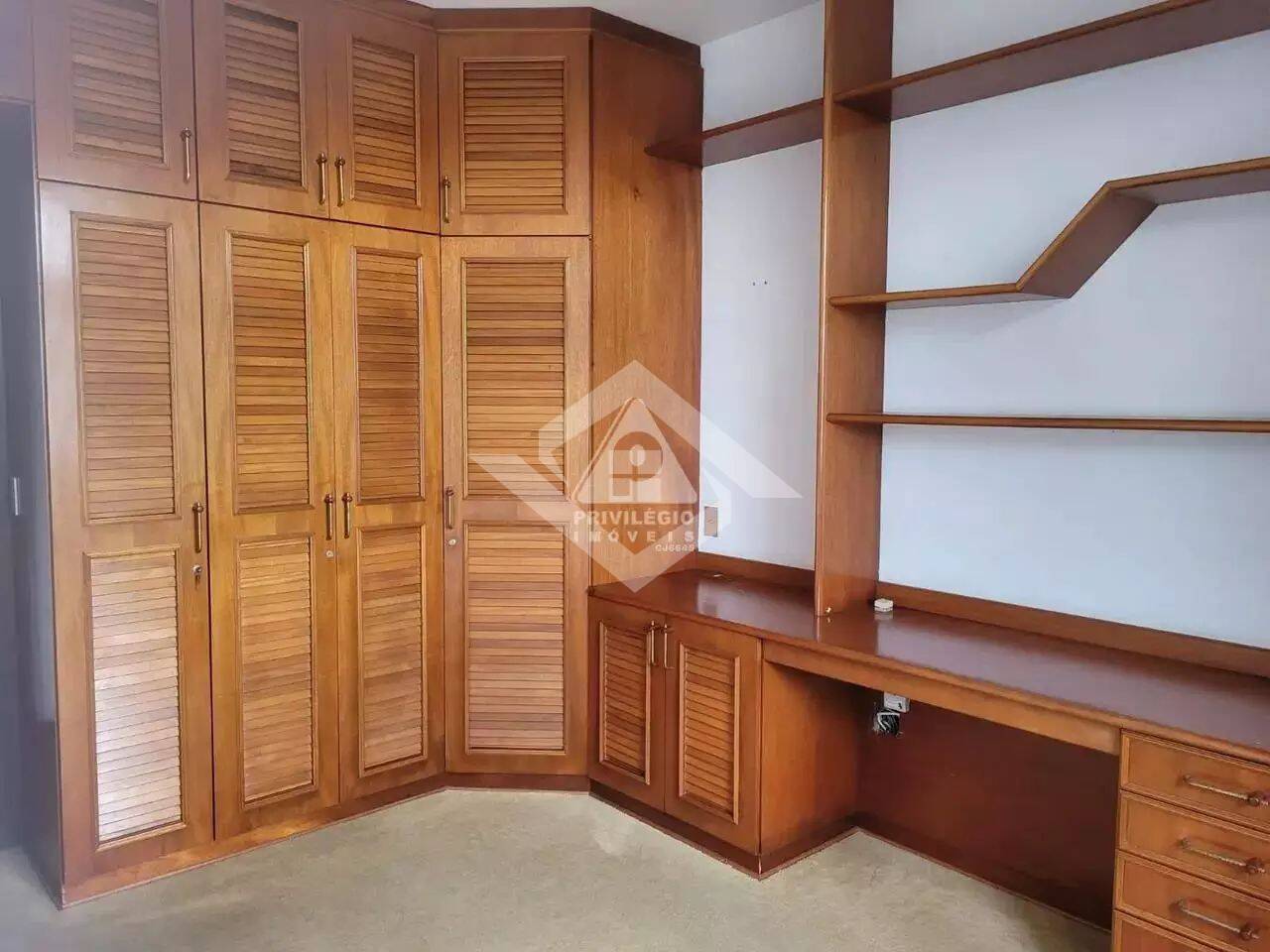 Apartamento à venda com 4 quartos, 223m² - Foto 13