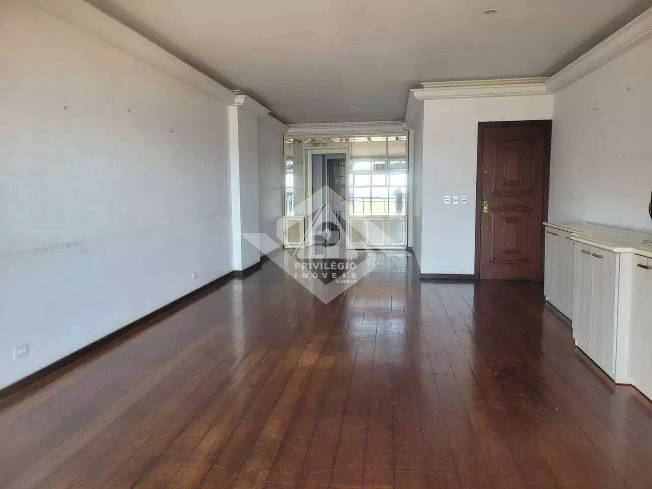 Apartamento à venda com 4 quartos, 223m² - Foto 18