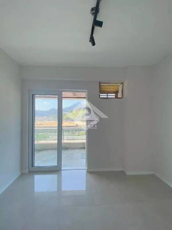 Apartamento à venda com 3 quartos, 110m² - Foto 9