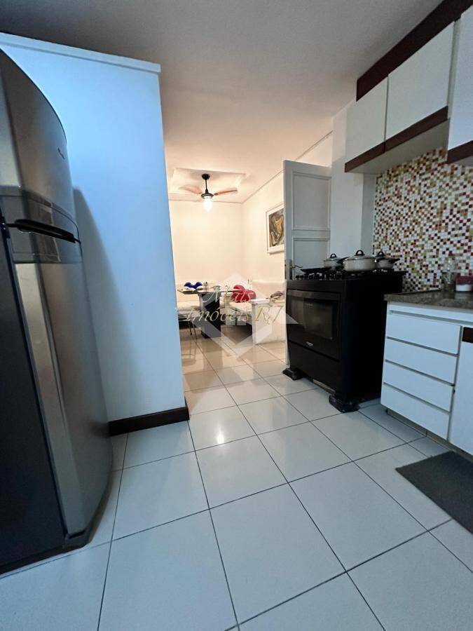 Apartamento à venda com 3 quartos, 134m² - Foto 4